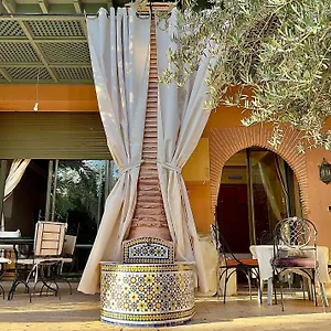 palmeraie-3-vue-piscine-et-jardin.marrakeshhotelsmorocco.com/